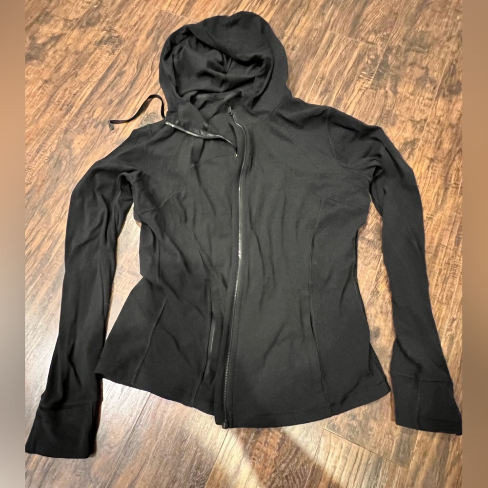 Define hooded jacket